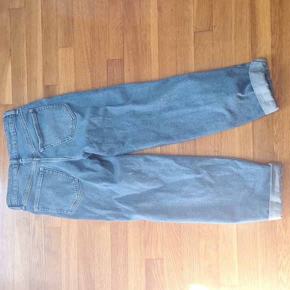 Old Navy High Rise Jeans - Picture 2 of 2
